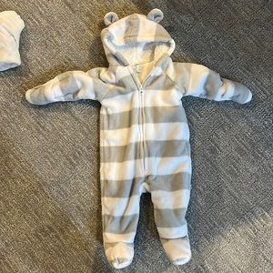 Old navy fleece snow suit 3-6 months